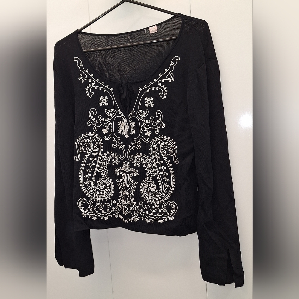 Black Embroidered Women's Top Size Medium